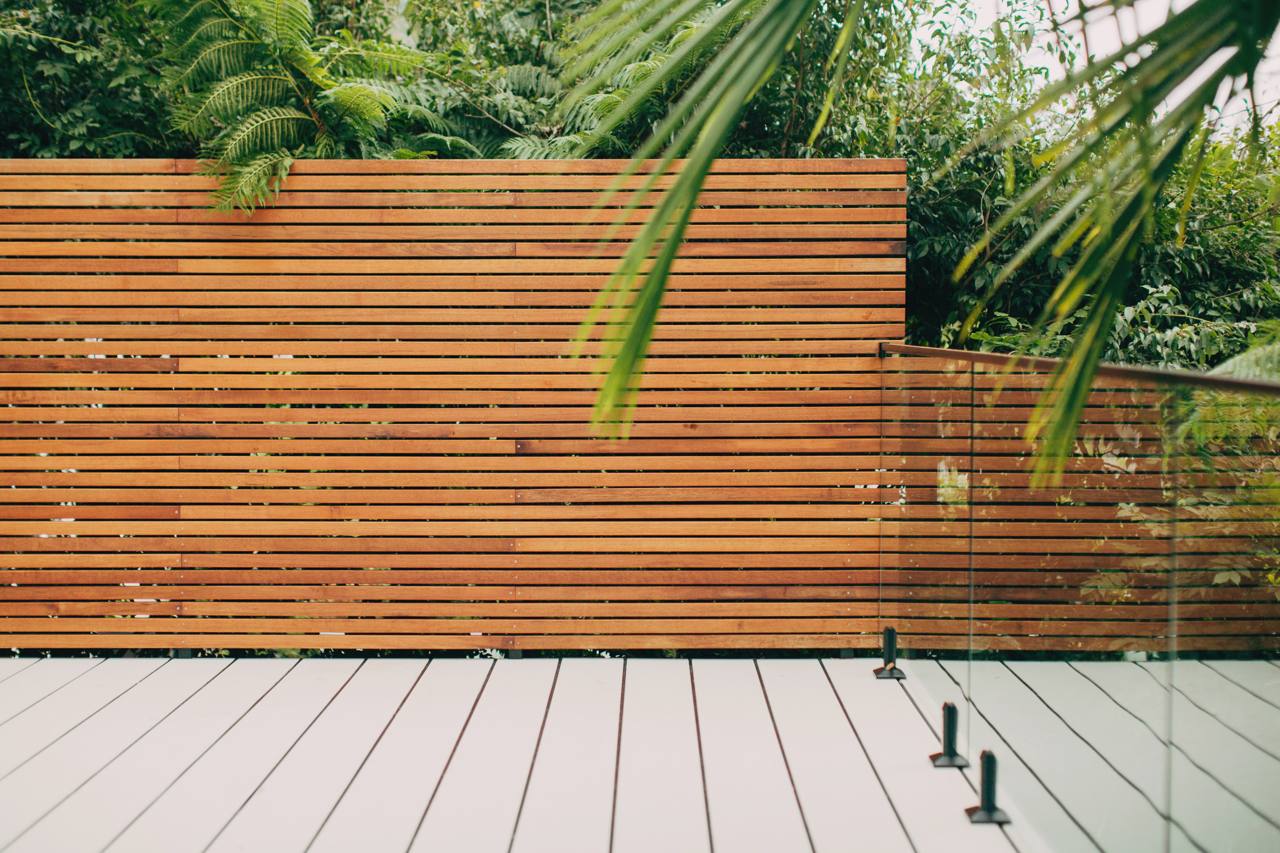 Hardie Deck boards and a hardwood batten privacy screen on the Chatswood deck
